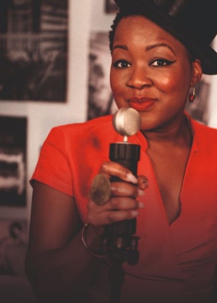 Моника Томас