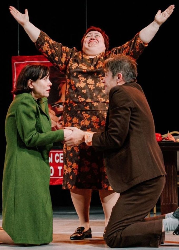 Спектакль «Служебный роман»