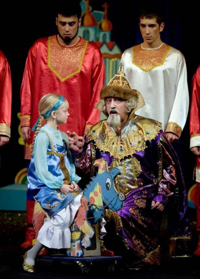 Сказка о мертвой царевне и о семи богатырях