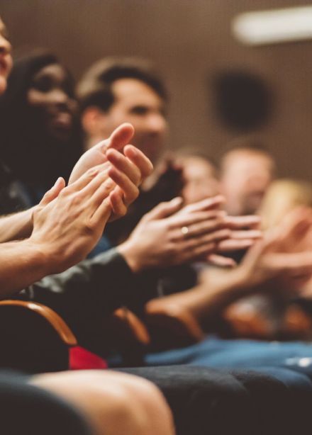 Спектакль «Тётка, деньги, два осла»